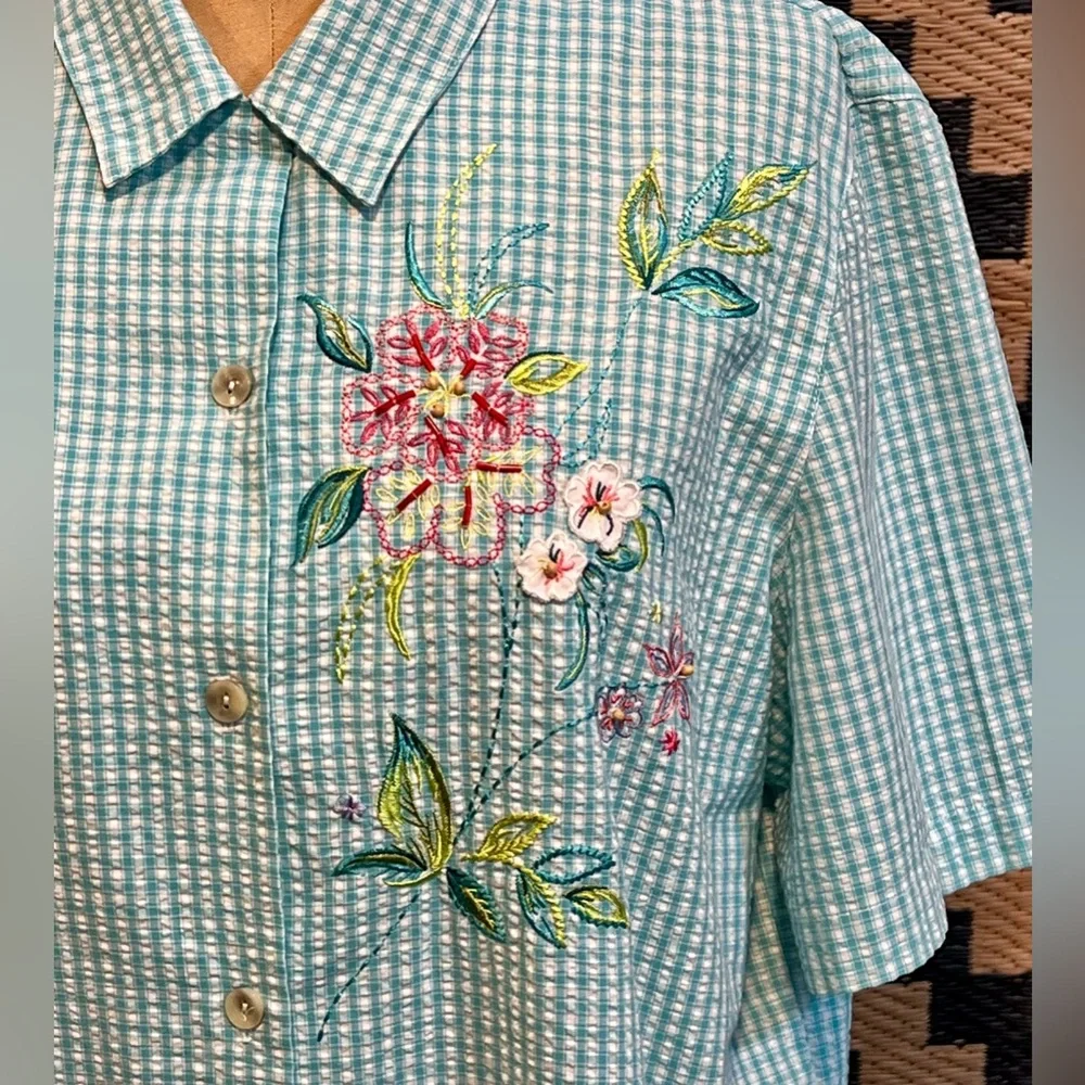 VINTAGE picnic gingham check seersucker plaid button down shirt aqua‎ floral 90s
